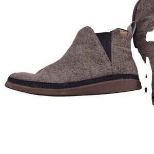 Chaco Revel Chelsea V-Gore Boot With A Felted Upper And Rubber, Size 9